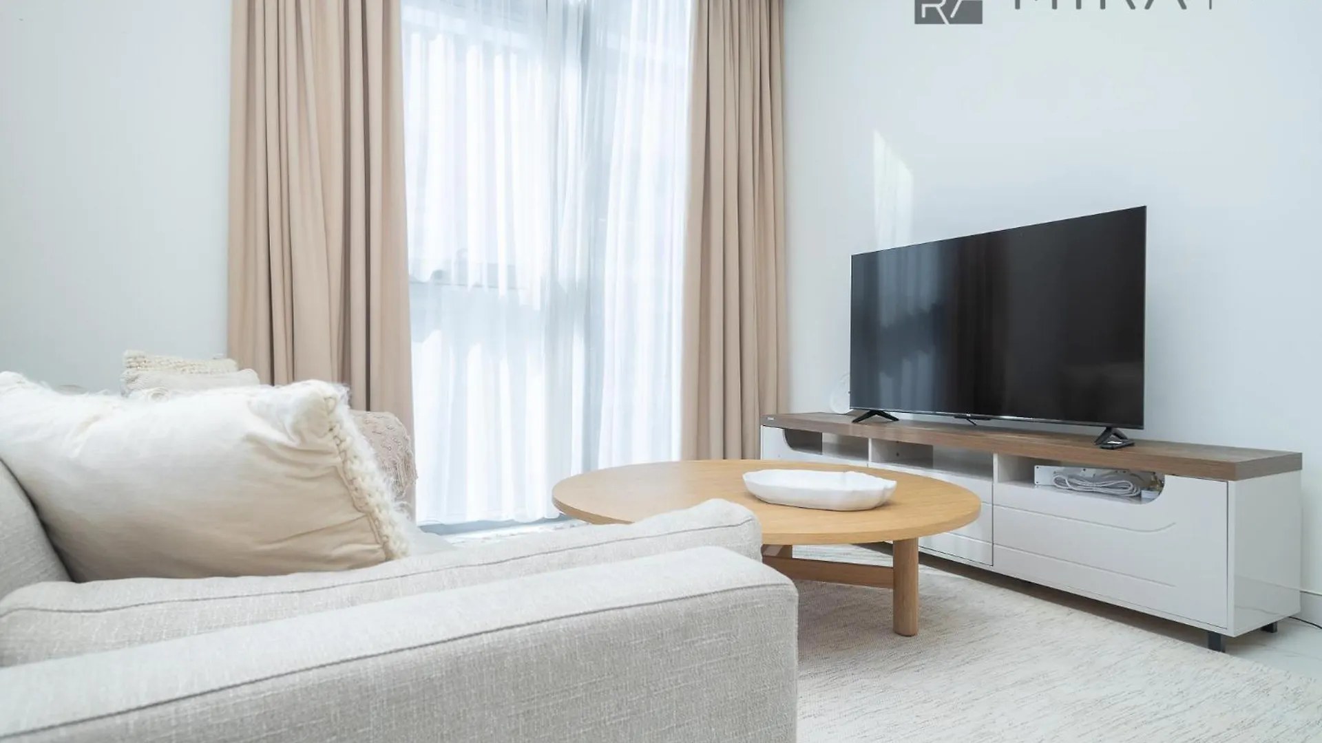 Apartman Mira Holiday Homes - Amazing And Cosy 1 Bedroom With Balcony In Mbr Dubaj