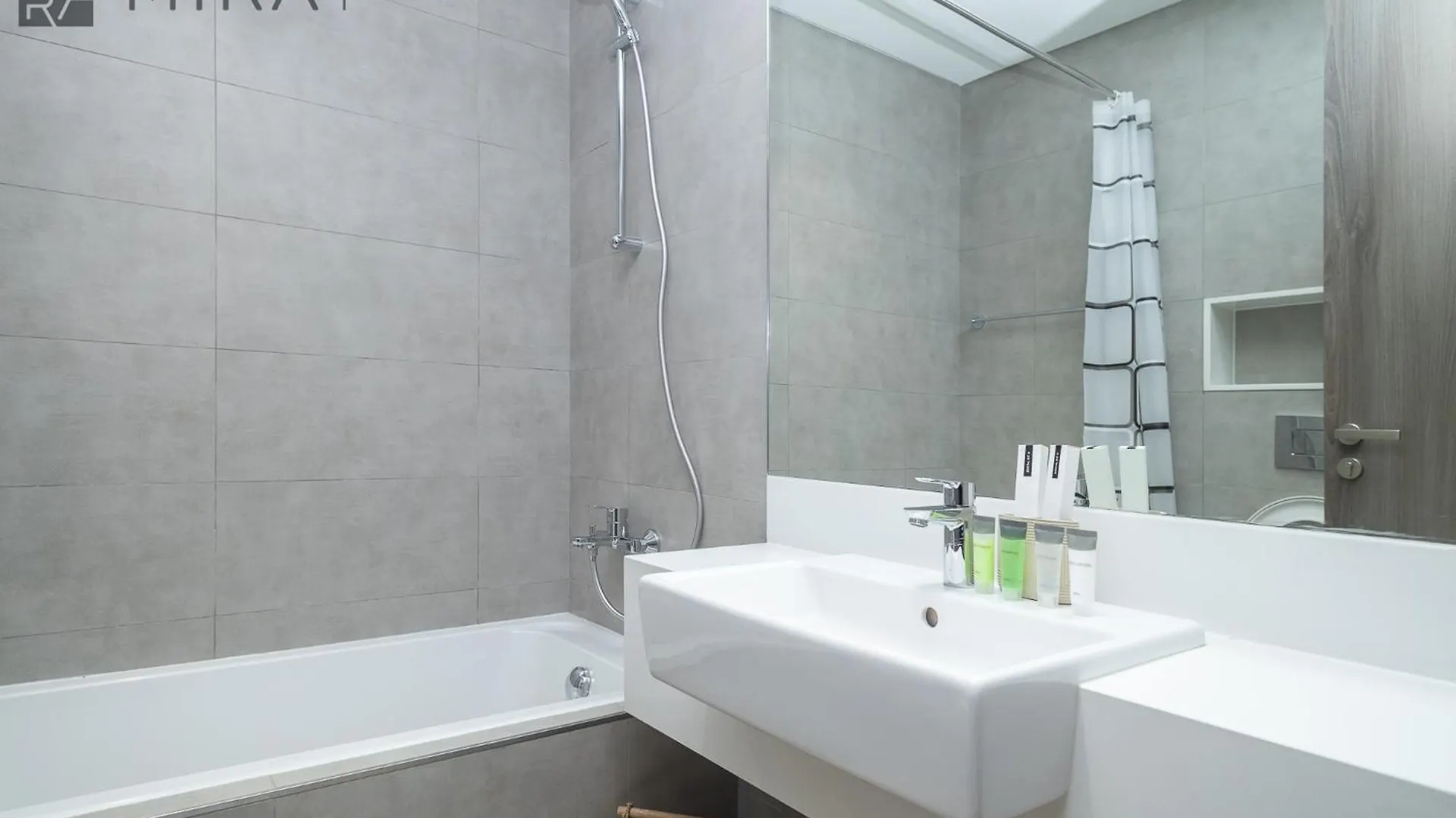 Mira Holiday Homes - Amazing And Cosy 1 Bedroom With Balcony In Mbr Dubaj Apartman